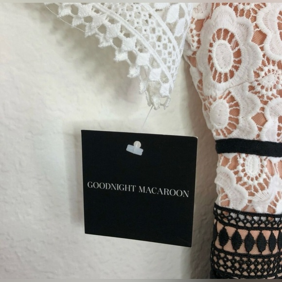 NWT!! Black White Crochet Lace Mini Dress Short Sleeve - Picture 2 of 4